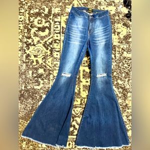 Size 6 high-rise flare, jeans brand new